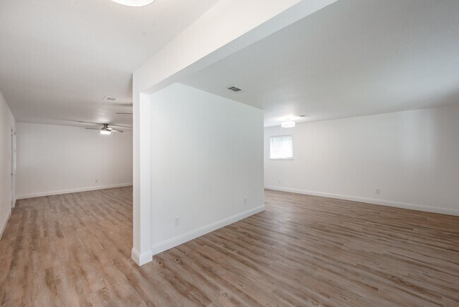 Foto del edificio - 2707 Peachtree Ln