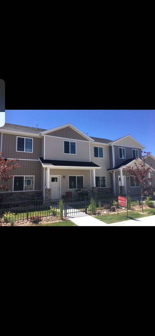 Building Photo - 1554 N 450 W