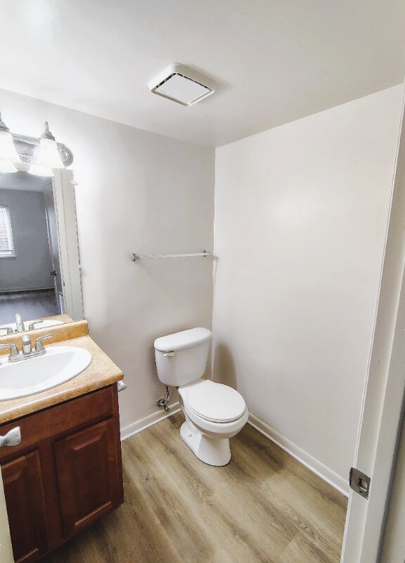 Foto del edificio - 600 Reusens Rd