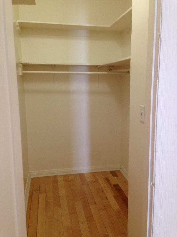 Photo - 836 S Park View St Apartment