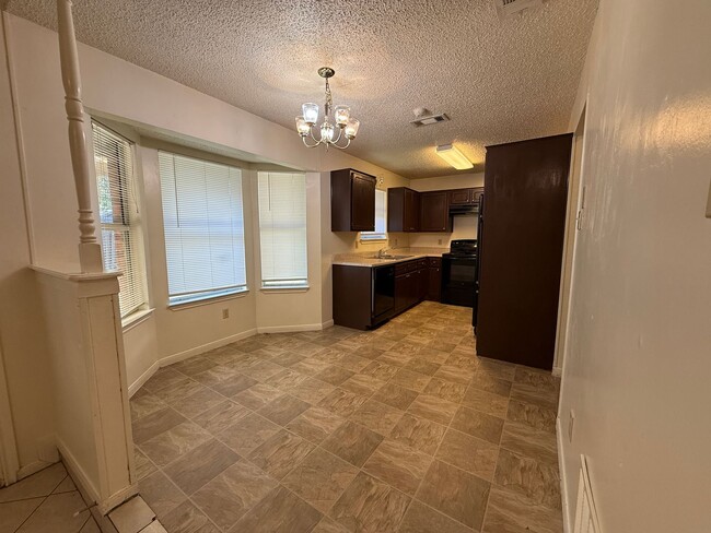 Building Photo - 412 Baumann Dr