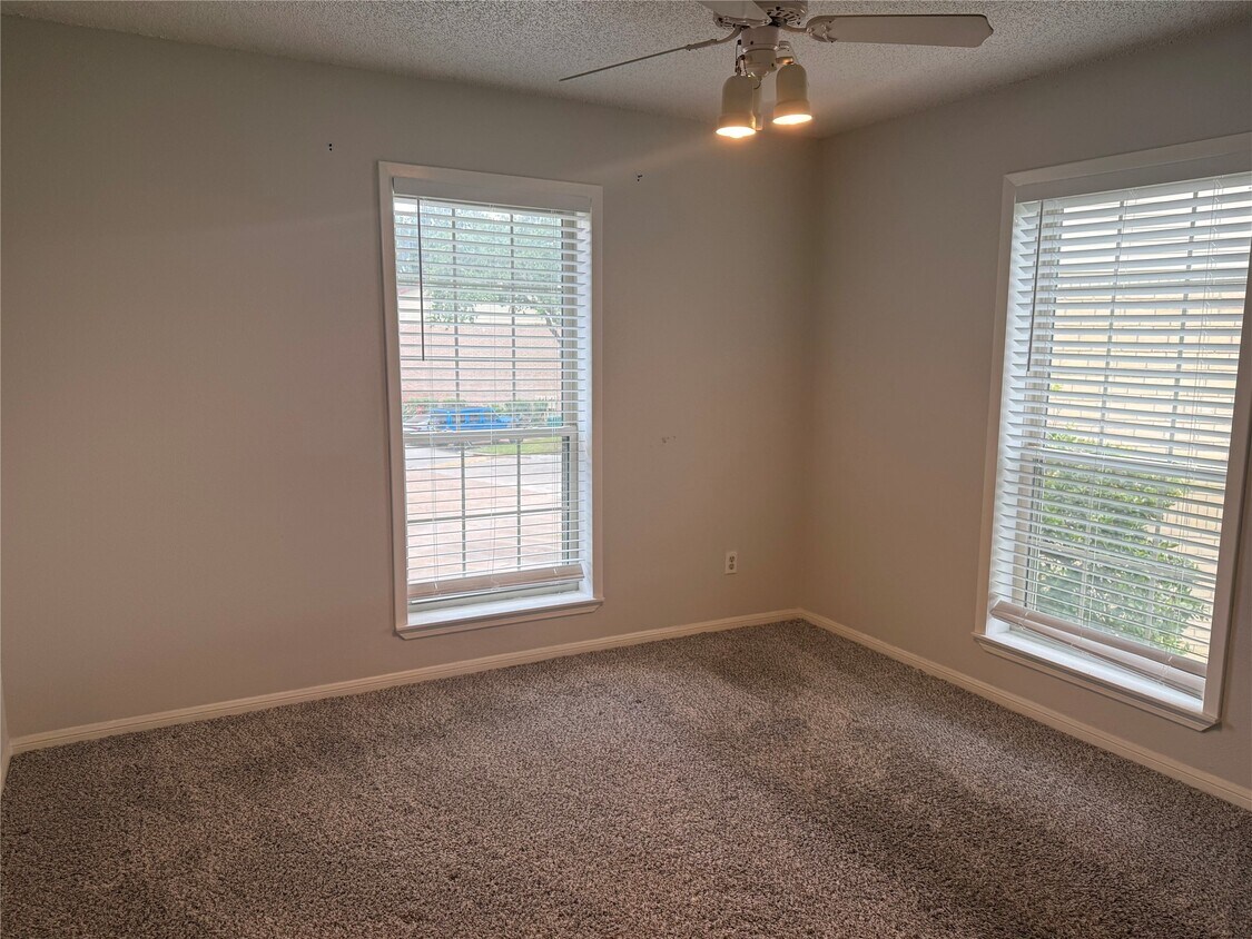 Building Photo - 2120 El Paseo St