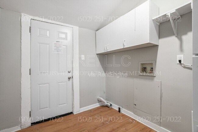 Foto del edificio - 2424 Rowan St