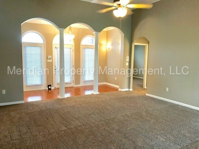 Building Photo - 4600 Golden West Cove