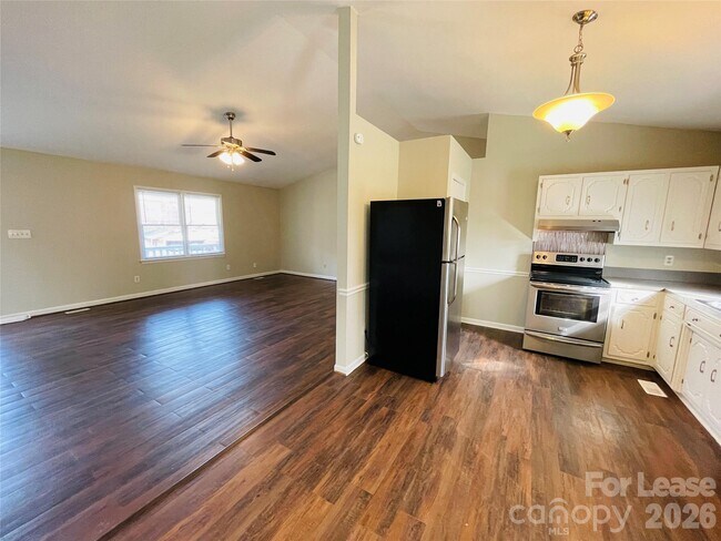 Foto del edificio - 2499 Brookwood Rd