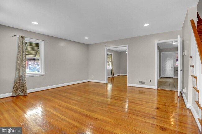 Foto del edificio - 3637 Erdman Ave
