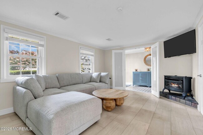Foto del edificio - 2225 Riviera Pkwy