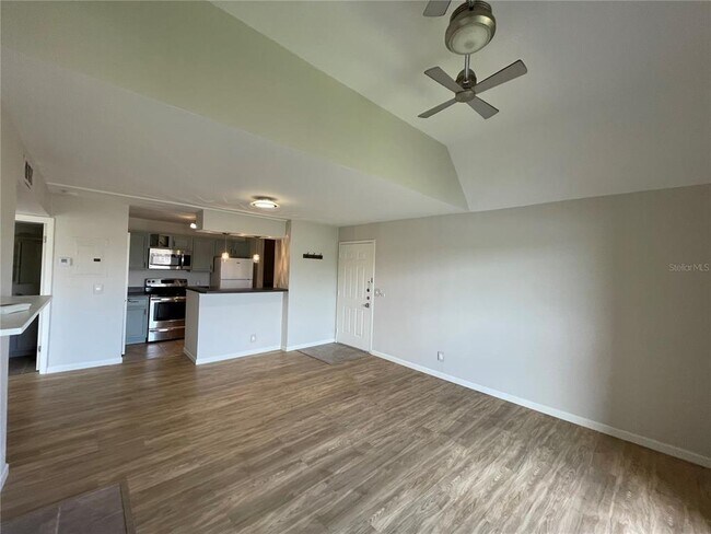 Building Photo - 400 Lake Placid Ct