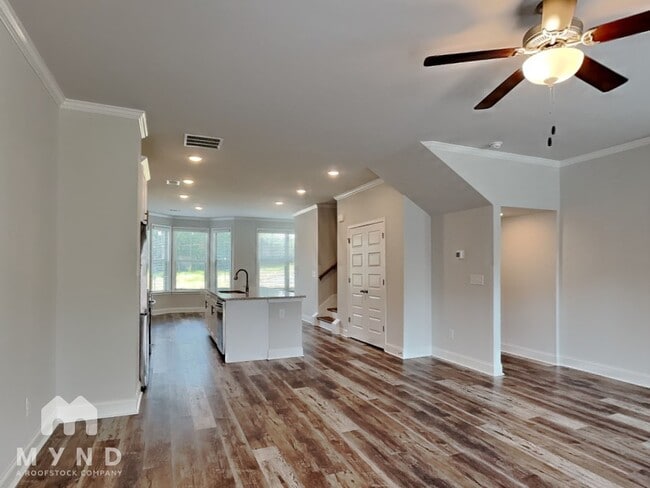 Building Photo - 597 Fundao Ln