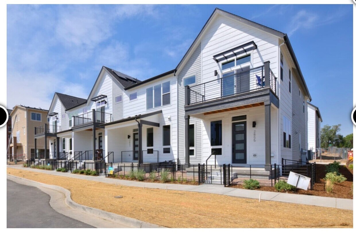 Primary Photo - 3120 W Bonfils Pl