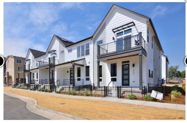 Building Photo - 3120 W Bonfils Pl