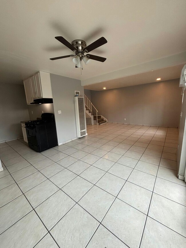 Foto del edificio - 1270 W 9th St