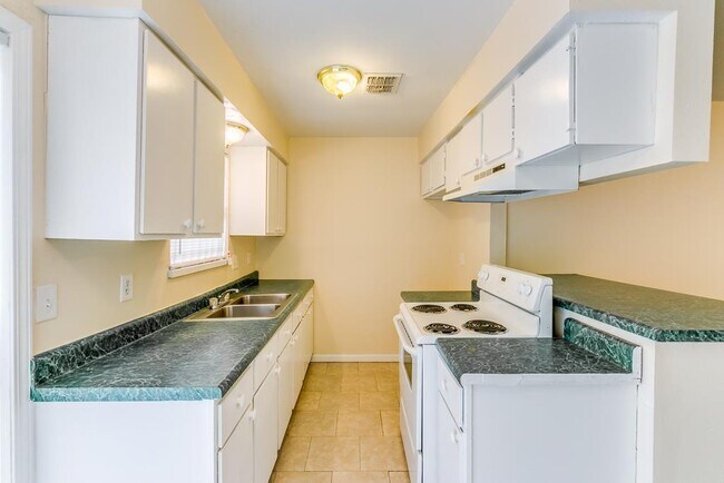 Foto del edificio - 14415 Insley St