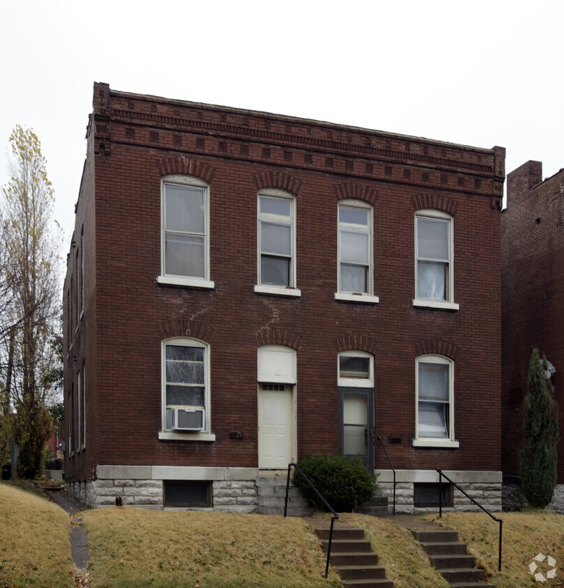 Primary Photo - 3523 Miami St