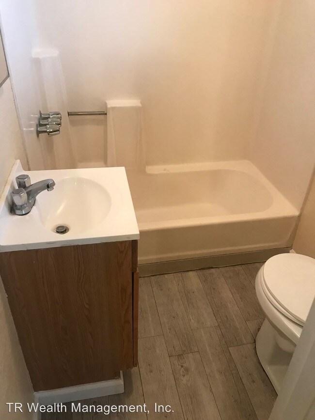 Foto del edificio - 1135 E 12th St