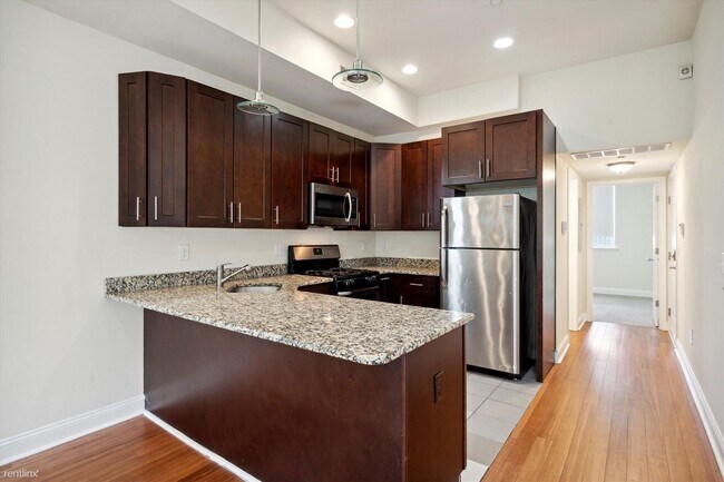 Foto del edificio - 3 br, 3 bath Duplex - 1832 W MONTGOMERY AV...