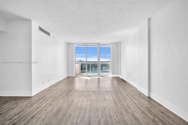 Building Photo - 3001 S Ocean Dr
