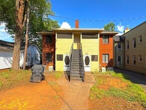 Building Photo - 1720 Garden Terrace