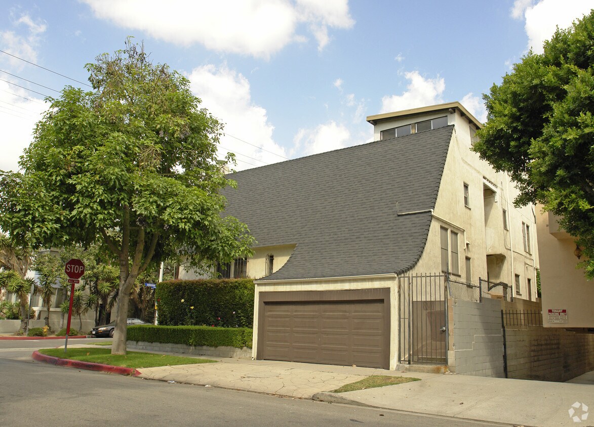 Building Photo - 1150 N Curson Ave