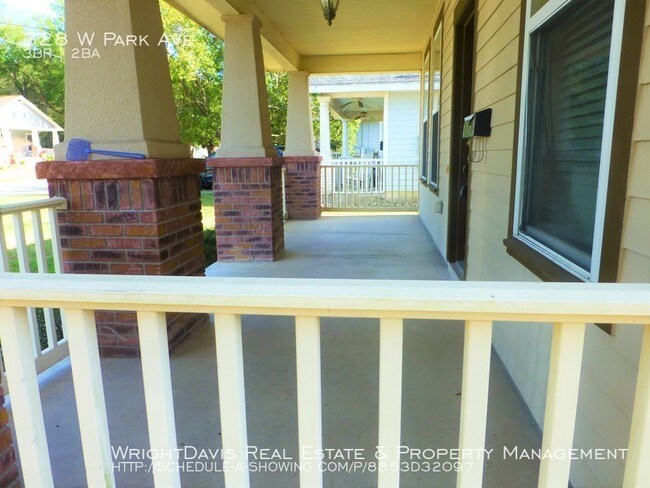 Building Photo - 328 W Park Ave