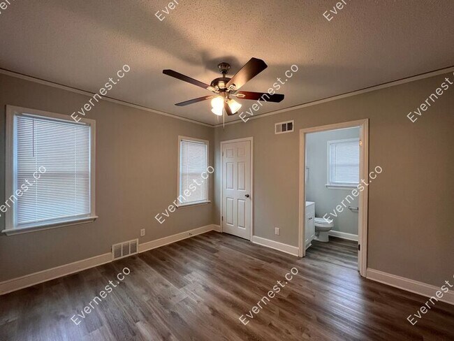 Foto del edificio - 2255 Cypress Cir