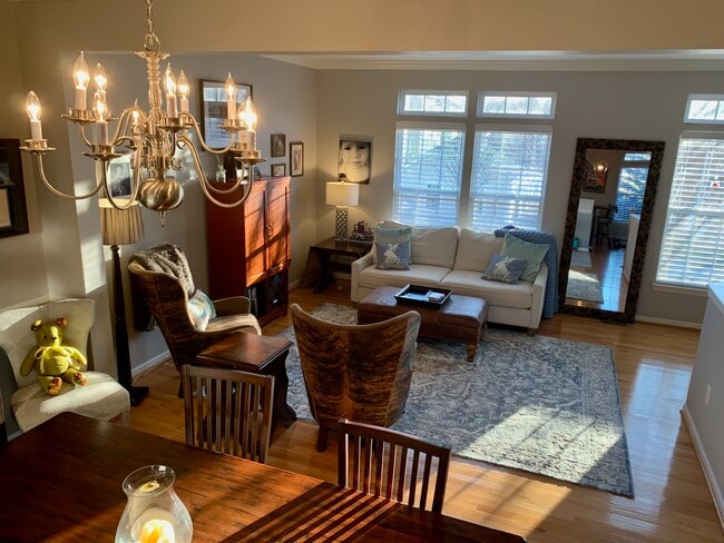 Second floor living - 811 Rainier Rd