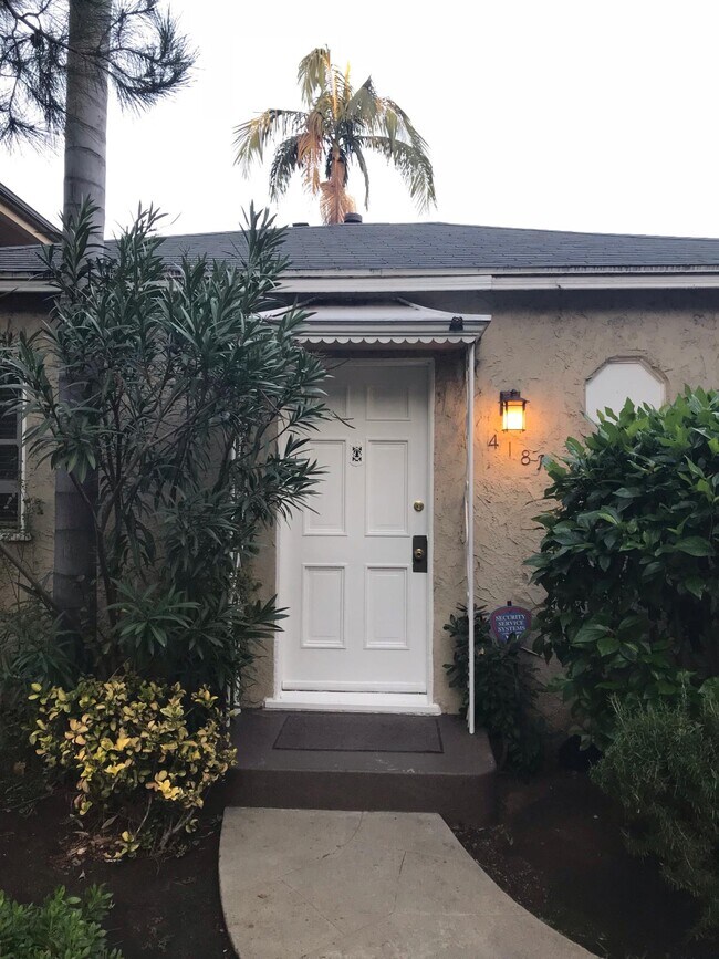 Foto del edificio - 418 N Maple Dr