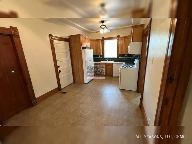 Photo - 821 S Cascade Ave House