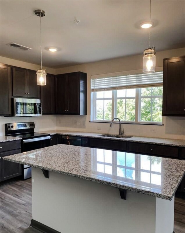 Foto del edificio - 1540 Dunn Rd