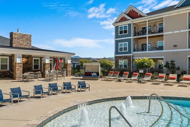 Building Photo - Hawthorne at Weaverville