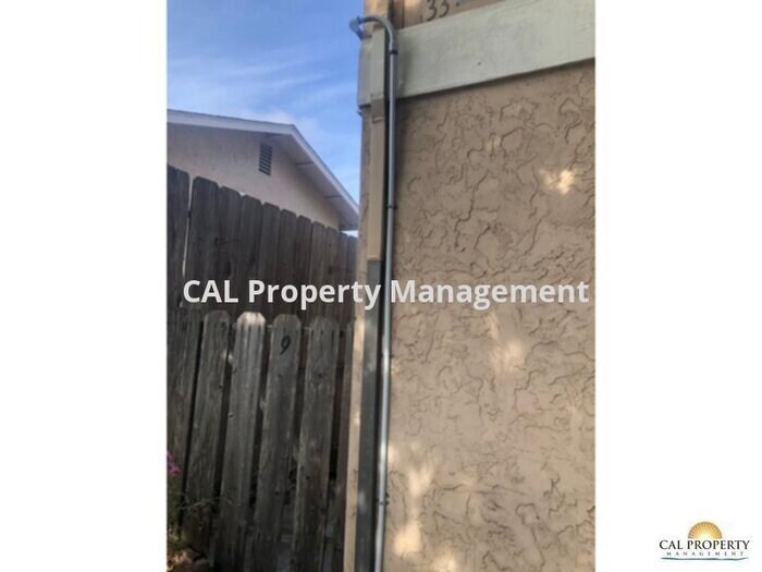 Building Photo - North Salinas two bedroom Condo for Rent!