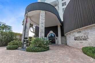 Building Photo - 777 Bayshore Dr