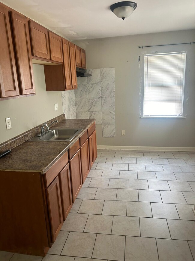 Building Photo - 2906 Mimosa Ave