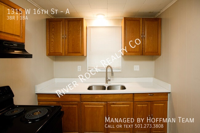 Building Photo - 1315 W 16th St