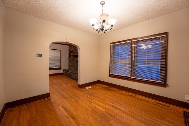 Foto del edificio - Move In Ready Home by Wesley Hospital!