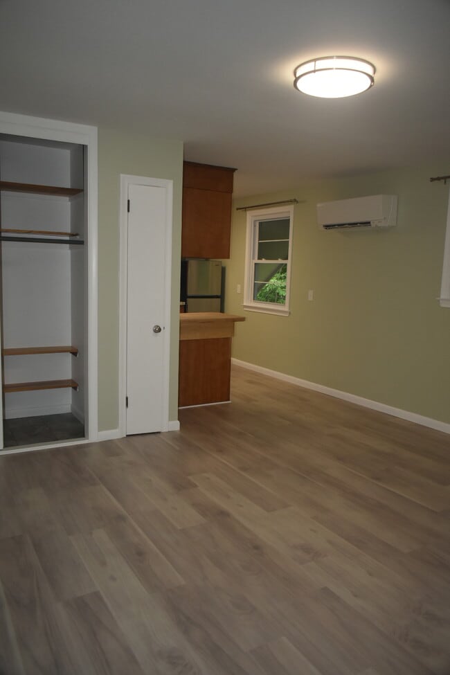 Building Photo - 1550 CT-12