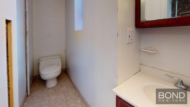 Foto del edificio - 312 E 91st St