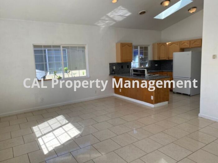 Foto principal - Two Bedroom for Rent in King City, CA!