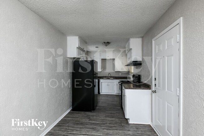 Foto del edificio - 308 Bluebonnet St