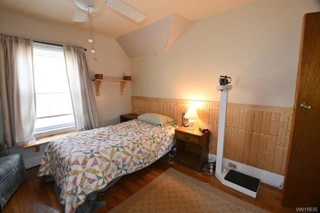 Foto del edificio - 594 Linden Ave