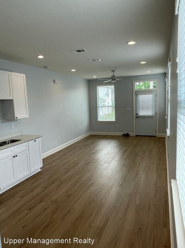 Building Photo - 3 br, 3.5 bath Apartment - 3416 - 3418 Thi...