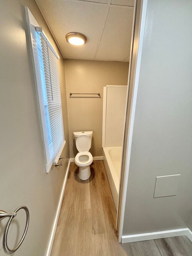 Foto del edificio - 1378-1382-1382 Dewey Ave