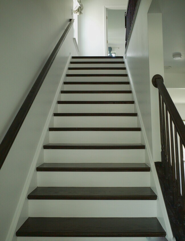 Building Photo - 3638 Chippendale Cir