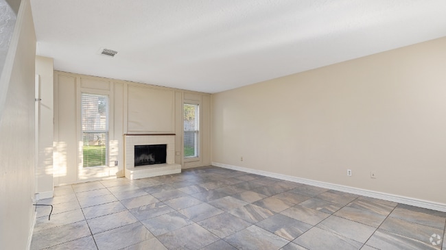 Building Photo - 10810 Sugar Hill Dr