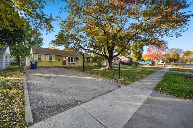 Foto del edificio - 212 N Knollwood Dr