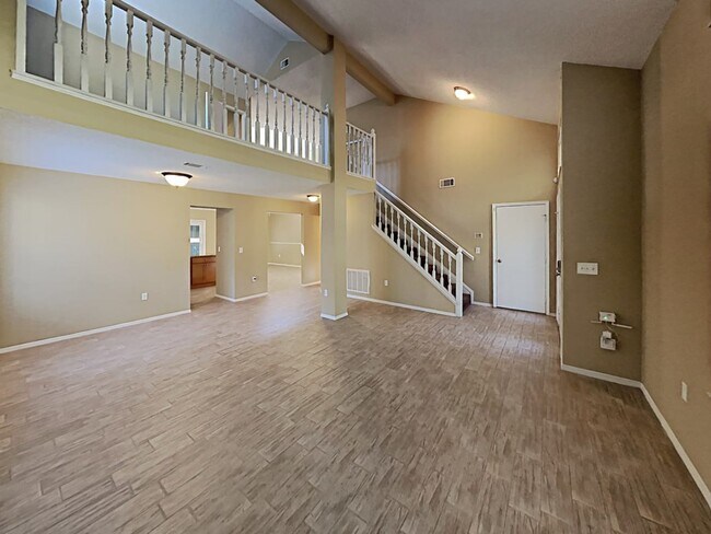 Foto del edificio - 3242 Centerwood Dr
