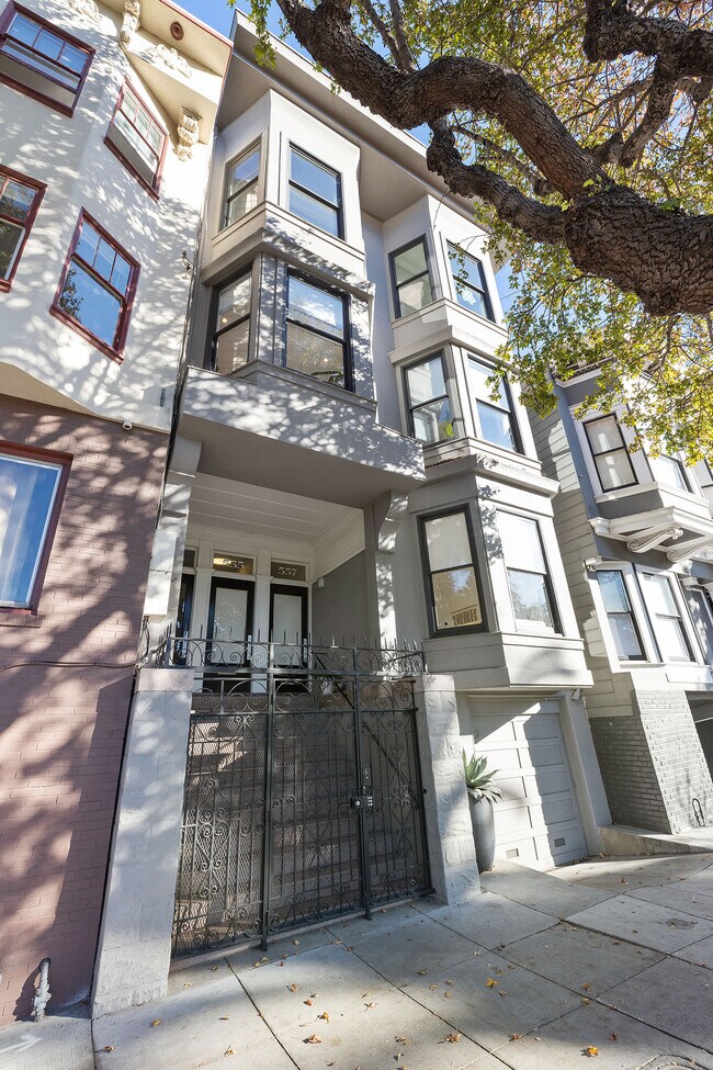 Building Front - 555 Dolores St