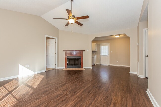 Foto del edificio - 1585 Patterson Ln
