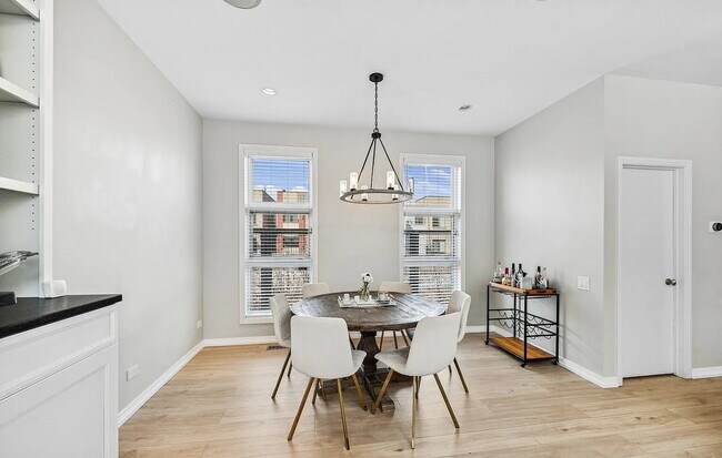 Foto del edificio - Comfortable Living in a Desirable Area