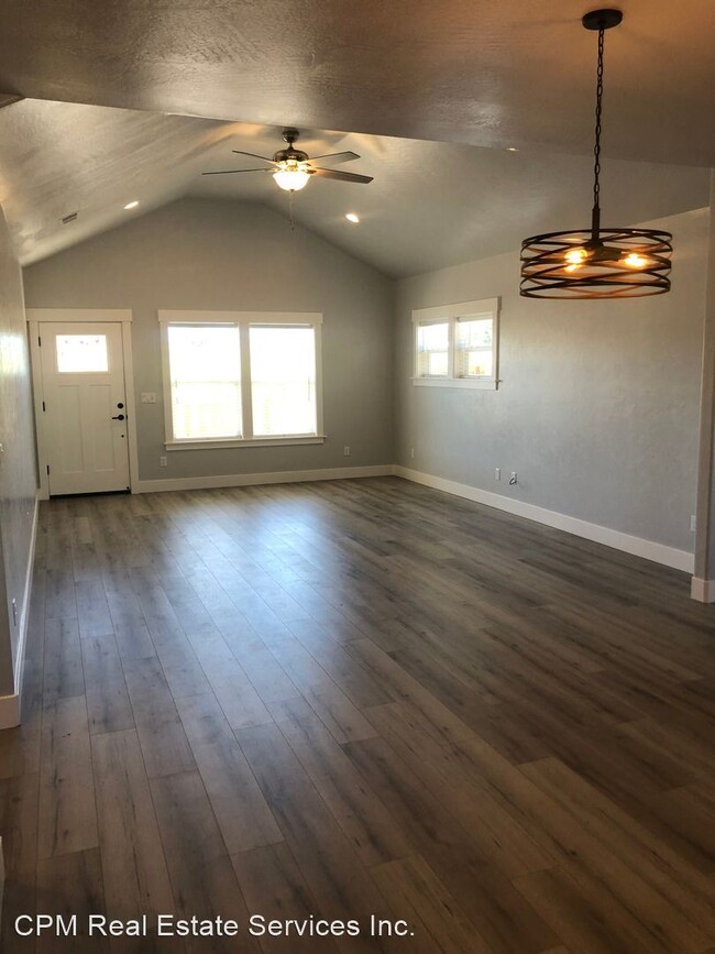 Foto del edificio - 3 br, 2 bath House - 3628 South Pacific Hwy
